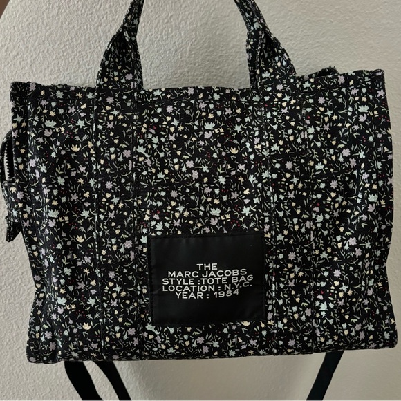 MARC JACOBS The Floral Canvas Medium Tote - Picture 3 of 7